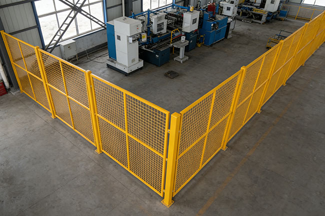 车间隔离网多少钱一米?2025 年价格影响因素 + 采购攻略(图1) 车间隔离网多少钱一米?2025 年价格影响因素 + 采购攻略(图1)