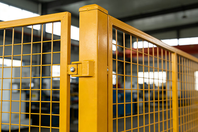 车间隔离网多少钱一米?2025 年价格影响因素 + 采购攻略(图2) 车间隔离网多少钱一米?2025 年价格影响因素 + 采购攻略(图2)