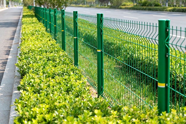 桃型柱护栏网效果图 桃型柱护栏网效果图