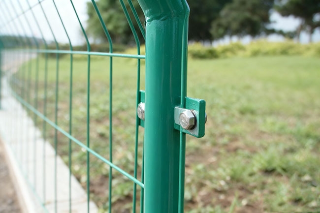 双边丝护栏网效果图 双边丝护栏网效果图